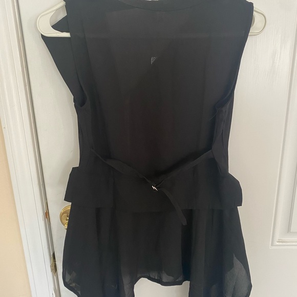 Absolutely beautiful top - Picture 2 of 3